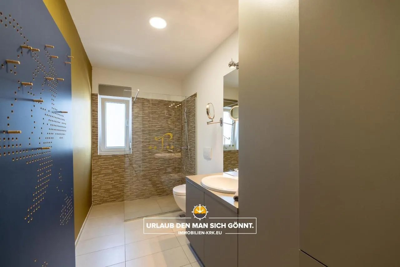 Penthouse Panorama Deluxe In Malinska Apartment