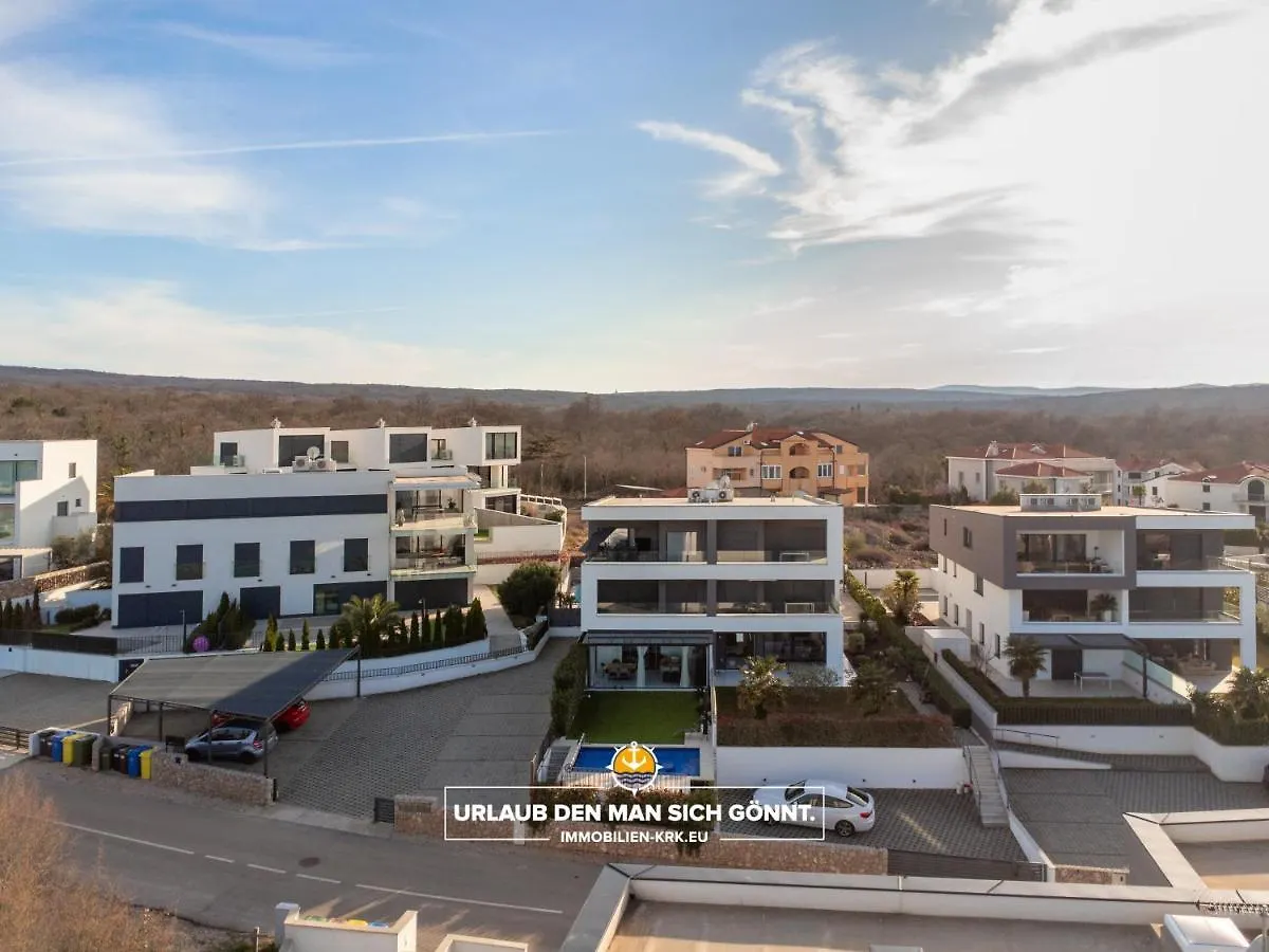 Penthouse Panorama Deluxe In Malinska Apartment